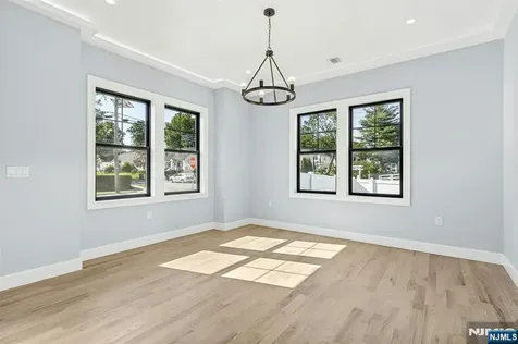 66 Westview Drive Bergenfield NJ 07621