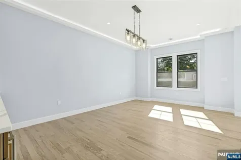 66 Westview Drive Bergenfield NJ 07621