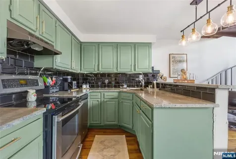 366-382 Trenton Paterson NJ 07503