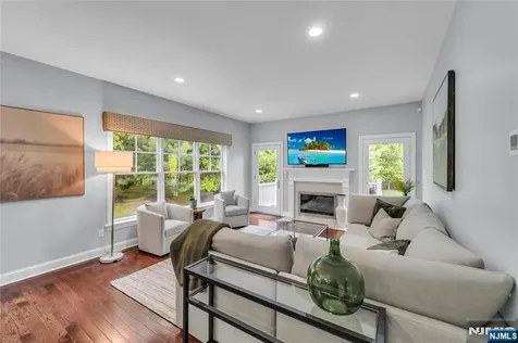32 Cherrywood Court River Vale NJ 07675