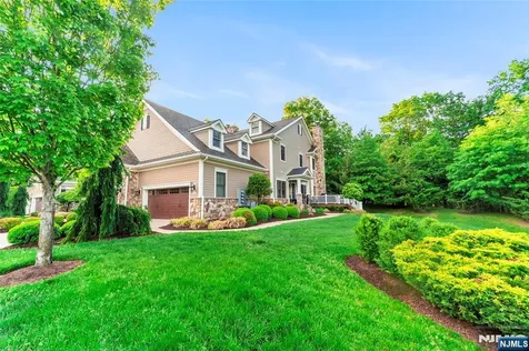 32 Cherrywood Court River Vale NJ 07675