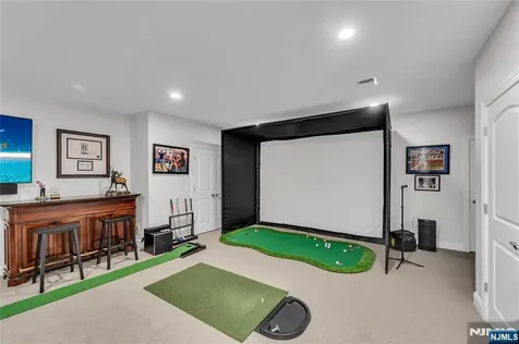 32 Cherrywood Court River Vale NJ 07675