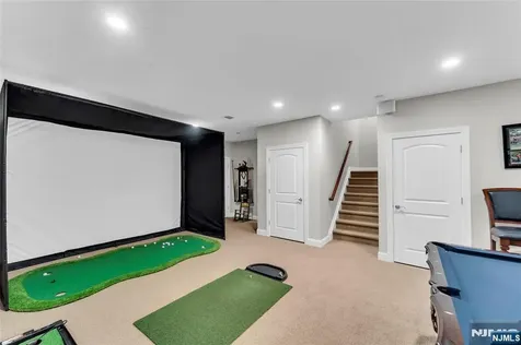 32 Cherrywood Court River Vale NJ 07675