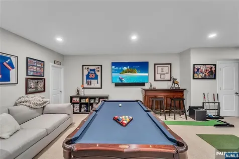 32 Cherrywood Court River Vale NJ 07675