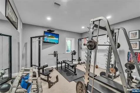 32 Cherrywood Court River Vale NJ 07675