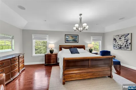 32 Cherrywood Court River Vale NJ 07675