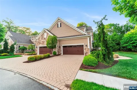 32 Cherrywood Court River Vale NJ 07675