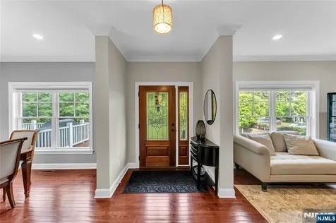32 Cherrywood Court River Vale NJ 07675