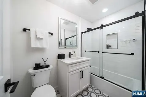 141 Park Avenue East Rutherford NJ 07073