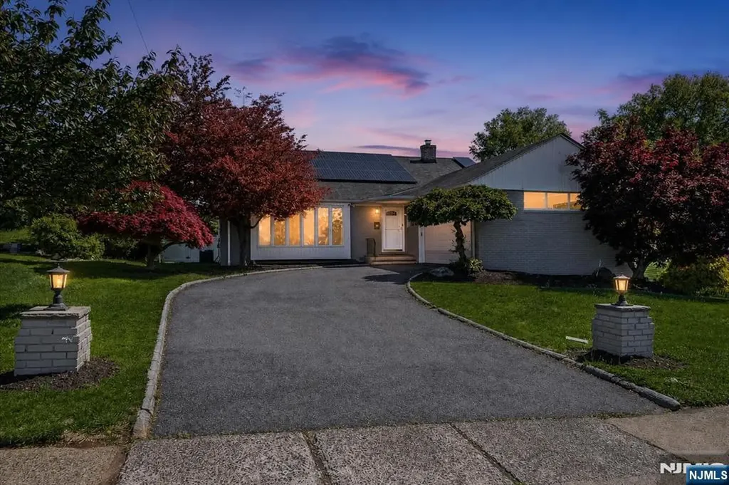 32 Brantwood Place Clifton NJ 07013