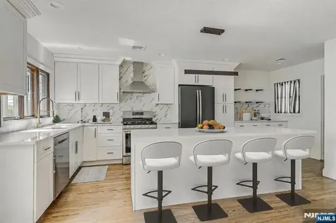 32 Brantwood Place Clifton NJ 07013