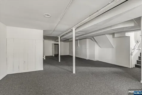 32 Brantwood Place Clifton NJ 07013