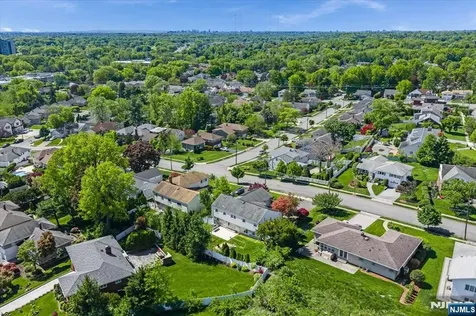 32 Brantwood Place Clifton NJ 07013