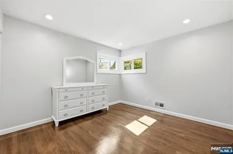 455 Hoffman Avenue New Milford NJ 07646