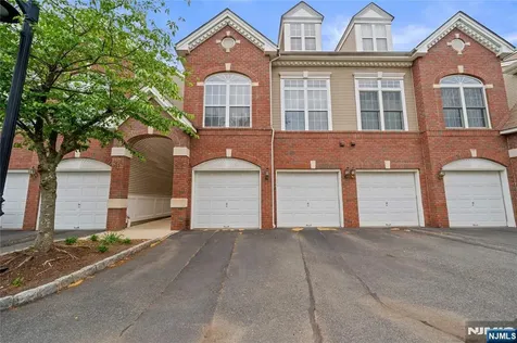 214 Riverwalk Way Clifton NJ 07014