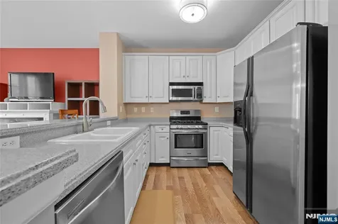 214 Riverwalk Way Clifton NJ 07014