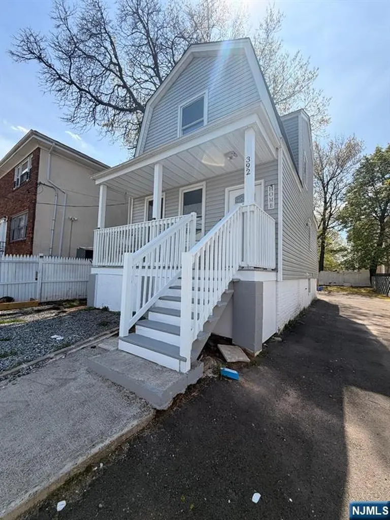 392 14th Avenue Irvington NJ 07111