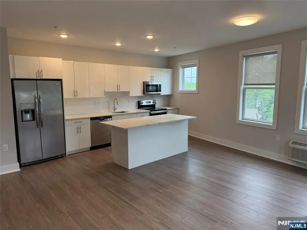 1685 Bergen Boulevard Fort Lee NJ 07024