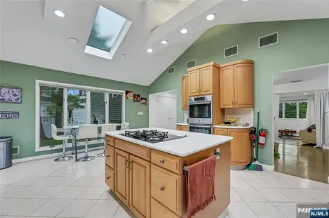 45 Kershner Place Fair Lawn NJ 07410