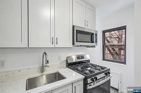 3060 Edwin Avenue Fort Lee NJ 07024