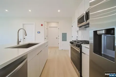 401 E Central Boulevard Palisades Park NJ 07650