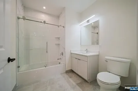 401 E Central Boulevard Palisades Park NJ 07650