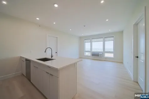 401 E Central Boulevard Palisades Park NJ 07650