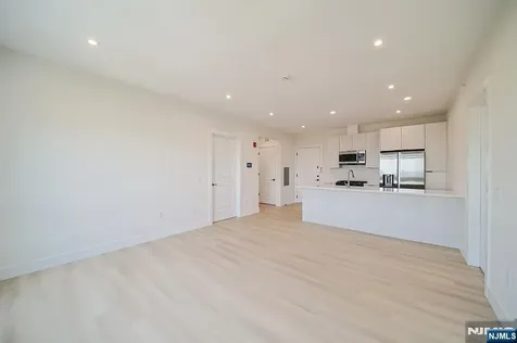 401 E Central Boulevard Palisades Park NJ 07650