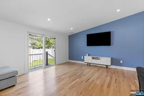 385 Copeland Avenue Lyndhurst NJ 07071