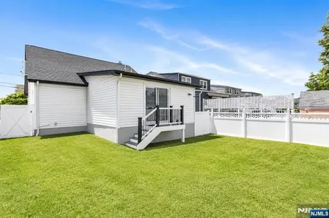 385 Copeland Avenue Lyndhurst NJ 07071