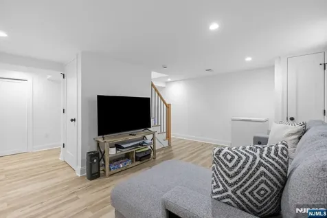 385 Copeland Avenue Lyndhurst NJ 07071