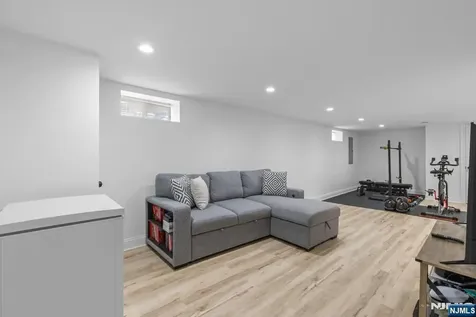 385 Copeland Avenue Lyndhurst NJ 07071