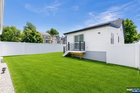 385 Copeland Avenue Lyndhurst NJ 07071