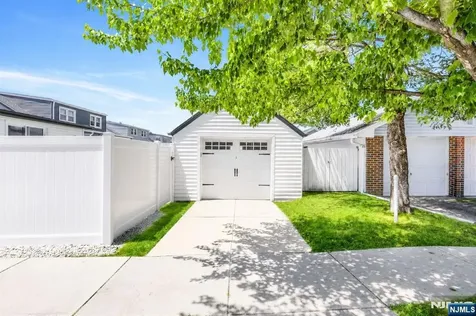 385 Copeland Avenue Lyndhurst NJ 07071