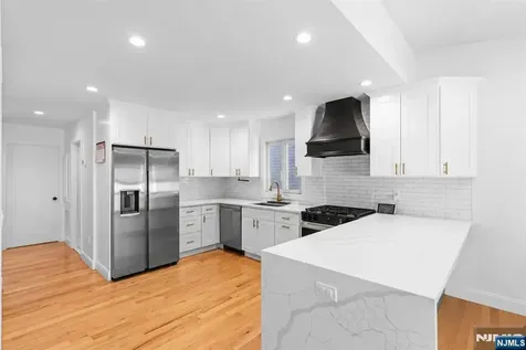 385 Copeland Avenue Lyndhurst NJ 07071