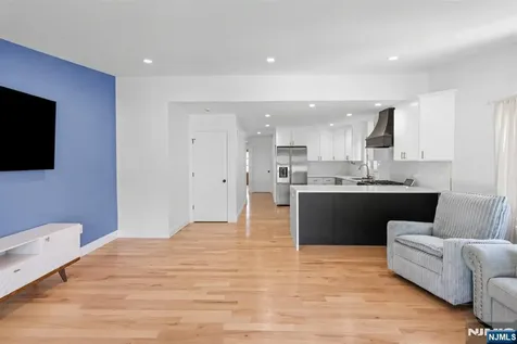 385 Copeland Avenue Lyndhurst NJ 07071