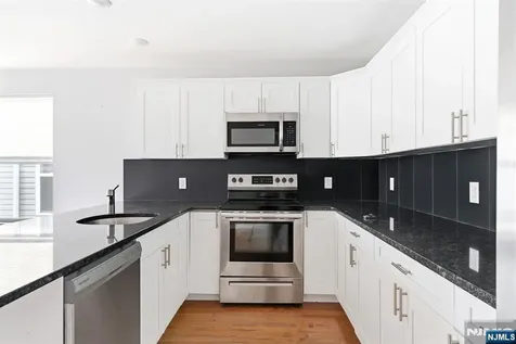 299 N 13th Street Newark NJ 07107