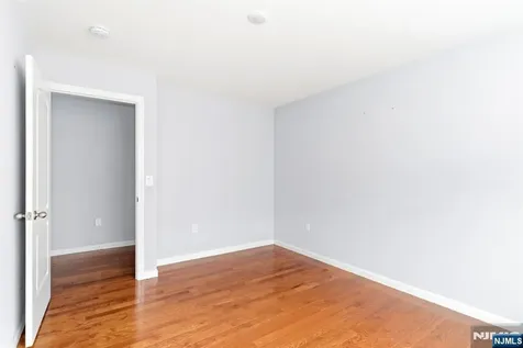 299 N 13th Street Newark NJ 07107