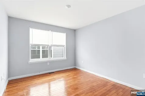 299 N 13th Street Newark NJ 07107