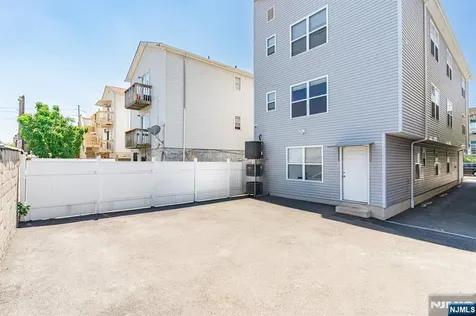 299 N 13th Street Newark NJ 07107