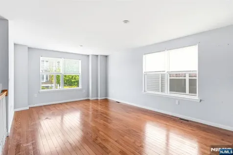 299 N 13th Street Newark NJ 07107