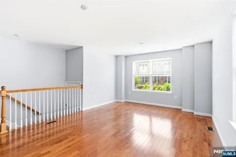 299 N 13th Street Newark NJ 07107