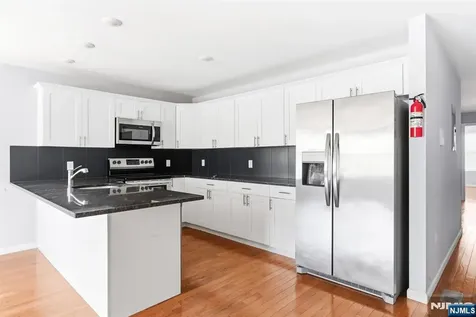 299 N 13th Street Newark NJ 07107