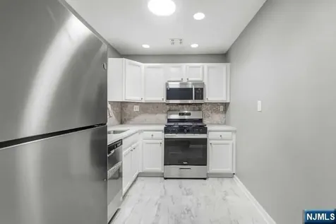 131 Clinton Place Hackensack NJ 07601