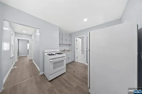 134 Dewey Street Newark NJ 07112