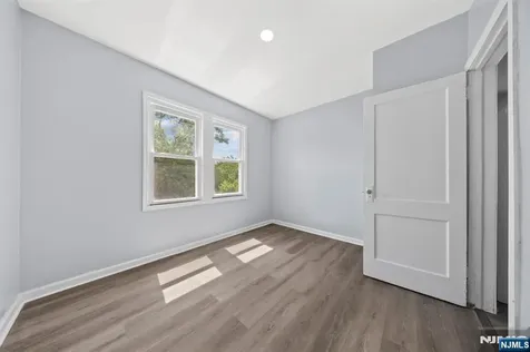 134 Dewey Street Newark NJ 07112