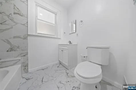 134 Dewey Street Newark NJ 07112