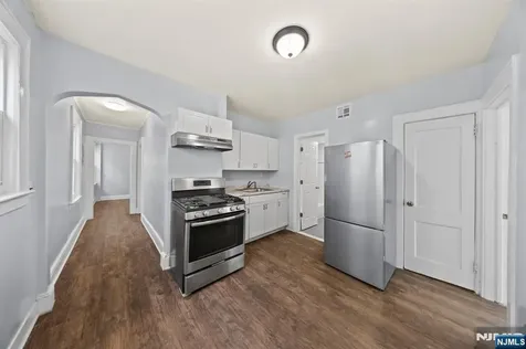 134 Dewey Street Newark NJ 07112