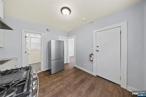 134 Dewey Street Newark NJ 07112