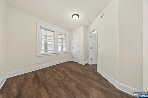 134 Dewey Street Newark NJ 07112